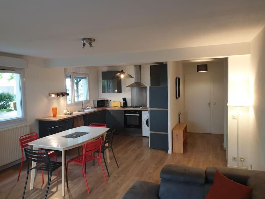 62 M2 Rez De Jardin, Terrasse , 6 Lits Et Parking Apartment Annecy Bagian luar foto