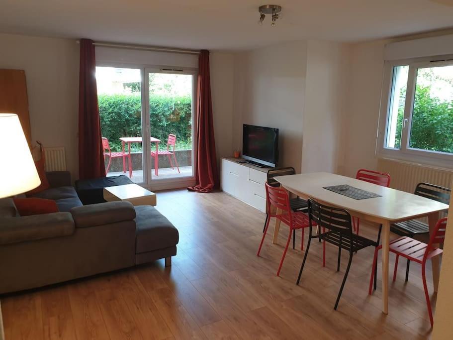 62 M2 Rez De Jardin, Terrasse , 6 Lits Et Parking Apartment Annecy Bagian luar foto
