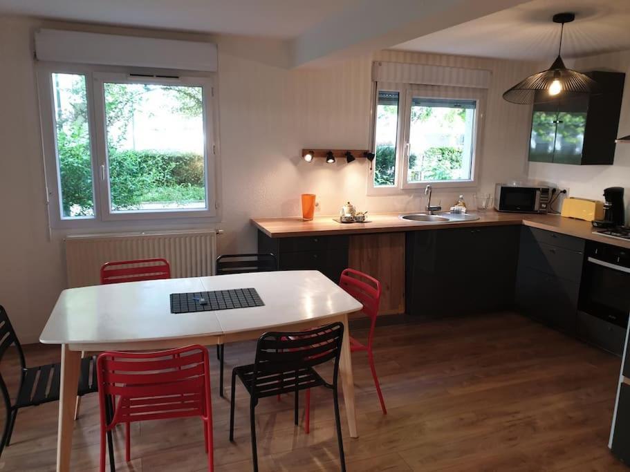 62 M2 Rez De Jardin, Terrasse , 6 Lits Et Parking Apartment Annecy Bagian luar foto